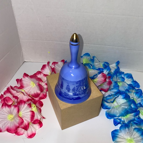 Currier and Ives Copenhagen collectibles bell dated 1977 - Picture 3 of 7